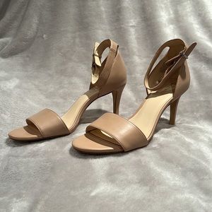 Nine West • Nude heel